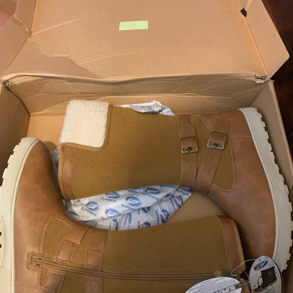 Boots - Picture 2 of 5